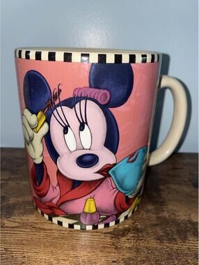 Disney Minnie Mouse Coffee Cup “Nobody Ever Said Looking This Good Would be Easy